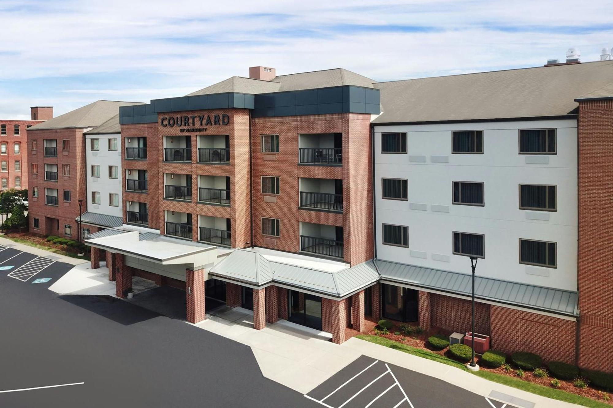 Courtyard Worcester Exterior photo