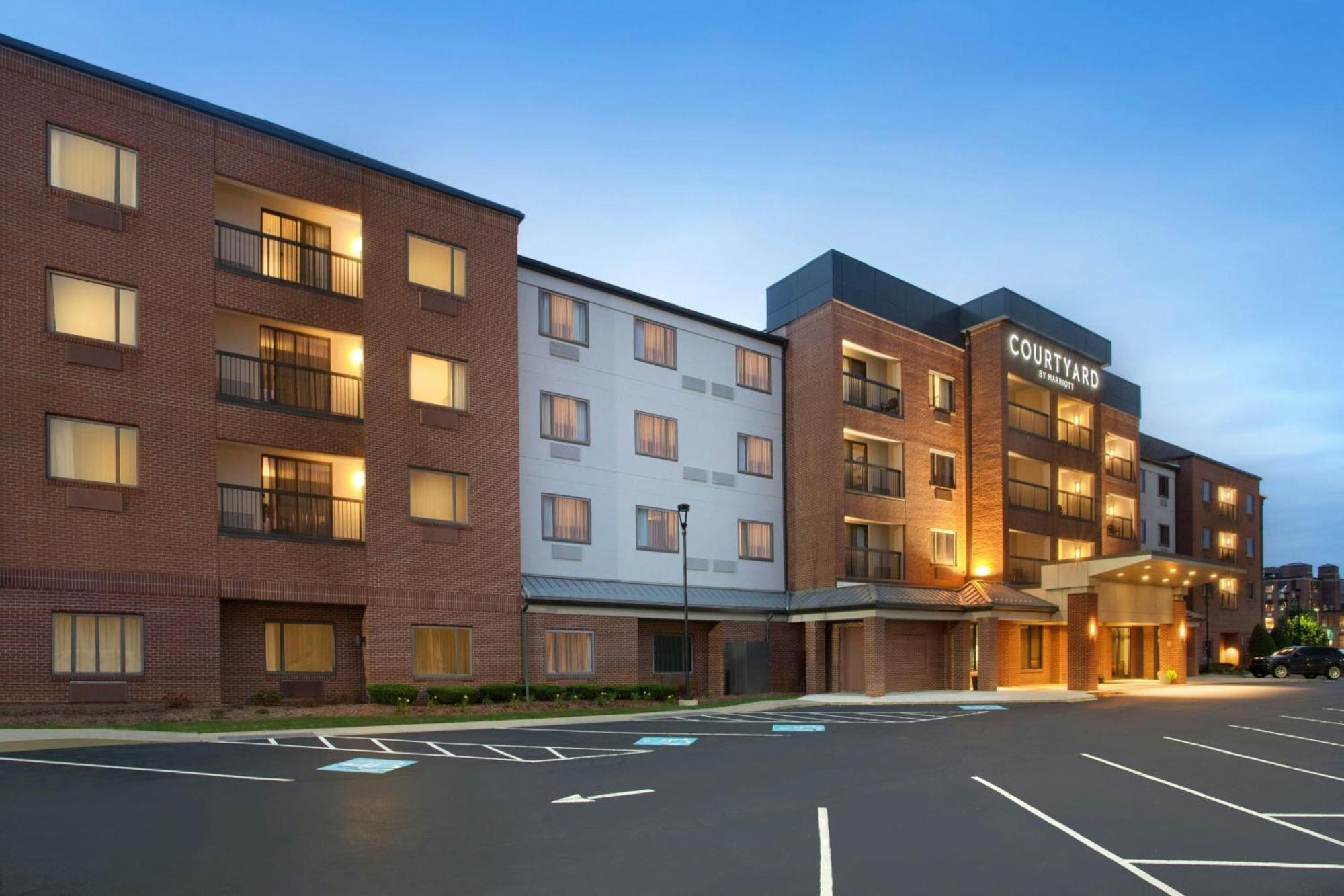 Courtyard Worcester Exterior photo